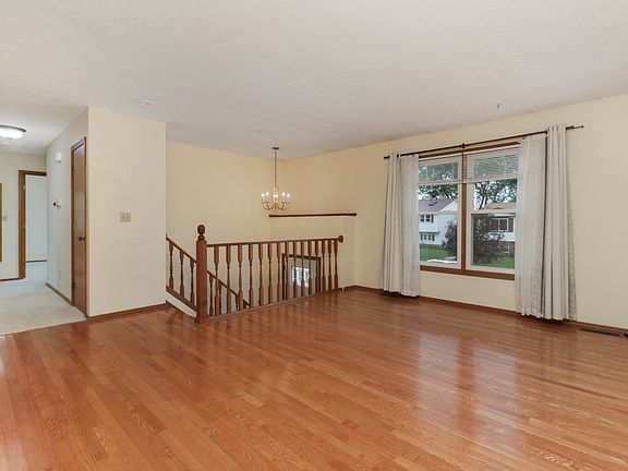 5th image of 4 Moonstone Ct