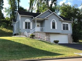 92 Laurel Dr, Greensburg, PA 15601