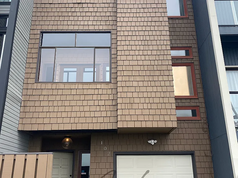 102 Everson St — Photo 2