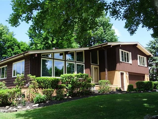 1st image of 2505 Greenlawn Dr