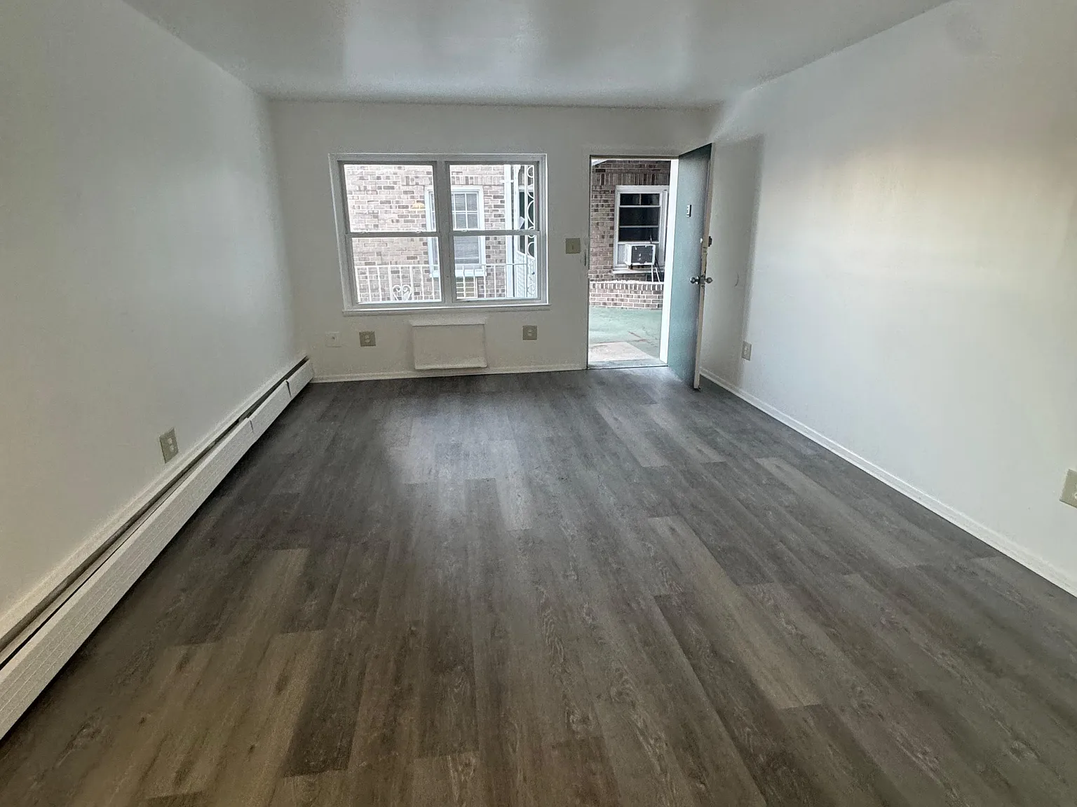 Studio, $1,300 — Photo 1