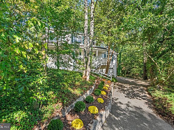 3rd image of 470 Severnside Dr