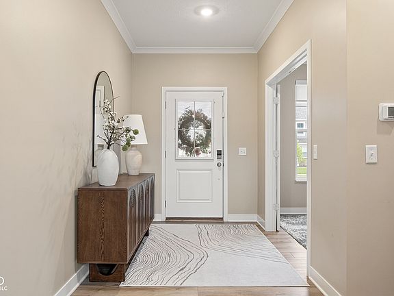 5th image of 350 Waterford Ln
