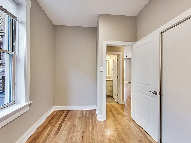 1914 W Crystal St #2R — Photo 10
