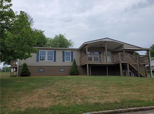 407 4th St, Leechburg, PA 15656