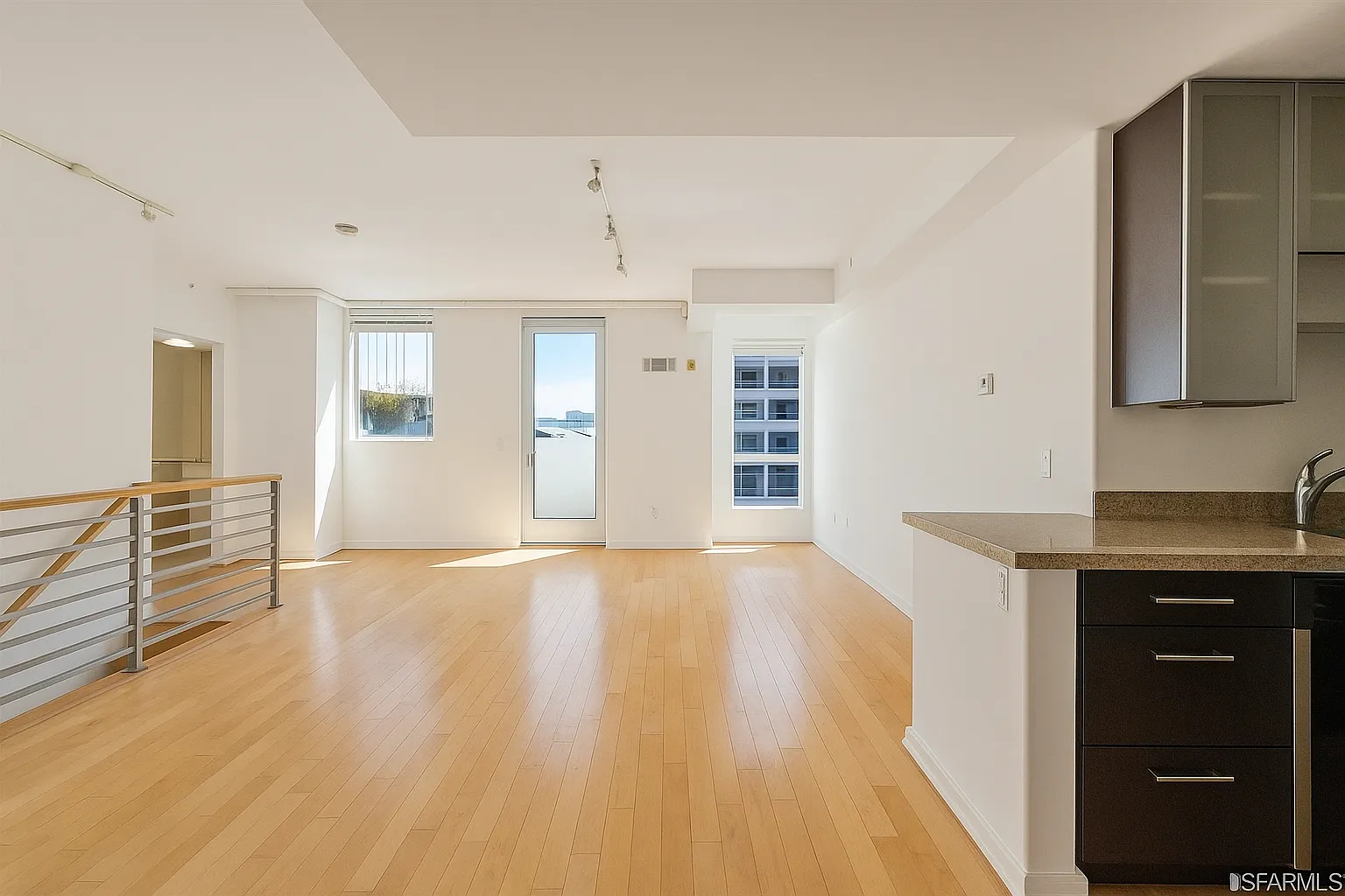 1 bed, 1.5 bath, 886 sqft, $4,950 — Photo 4