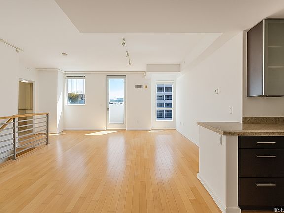 4th image of 69 Clementina St