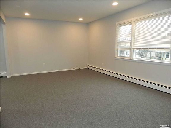 3rd image of 14 Park Pl Floor 2