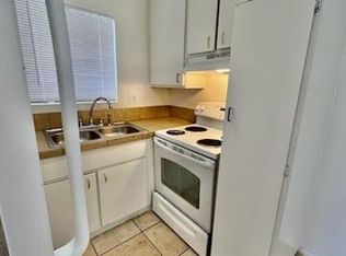 38744 Larkin Ave APT 4, Palmdale, CA 93550