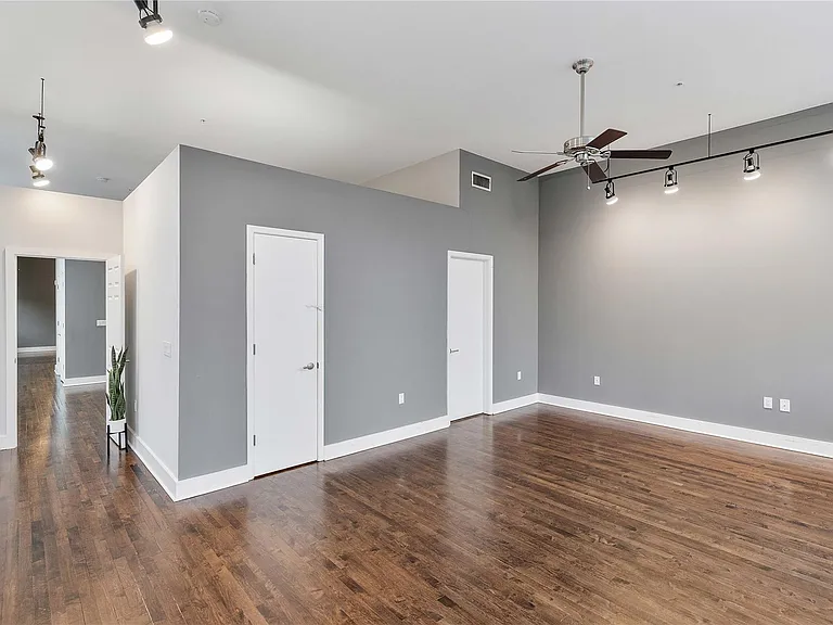 1312 Live Oak St #215 — Photo 11