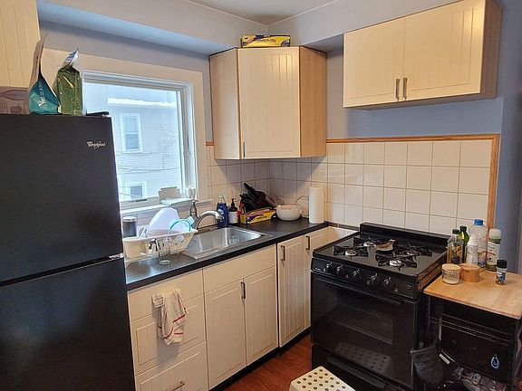 4th image of 539 S 5th Ave APT 1