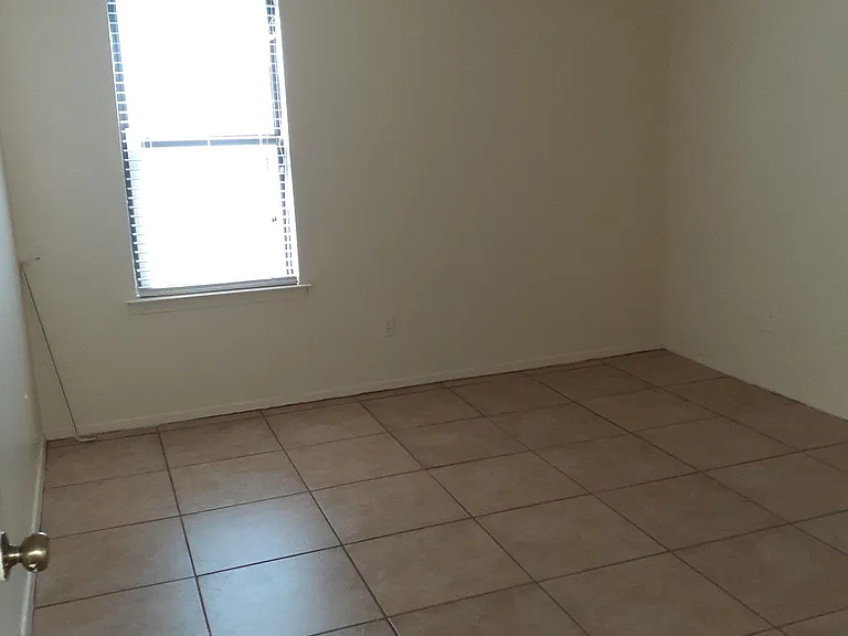 512 N Mendenhall Rd — Photo 12