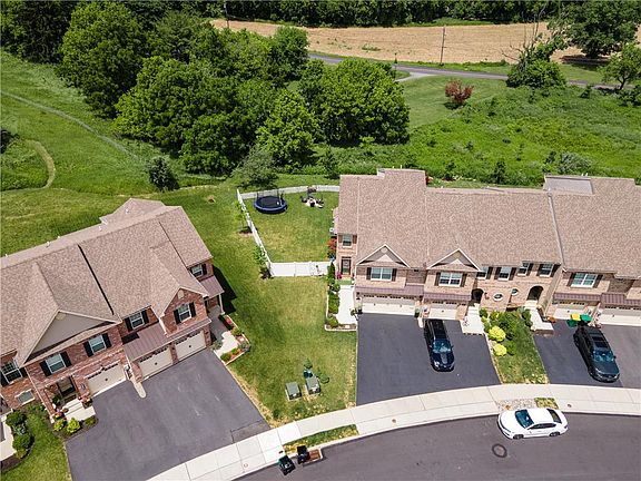 2nd image of 4275 Beech Dr