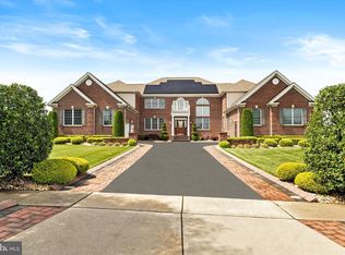 9 Bouvier Ln, East Brunswick, NJ 08816