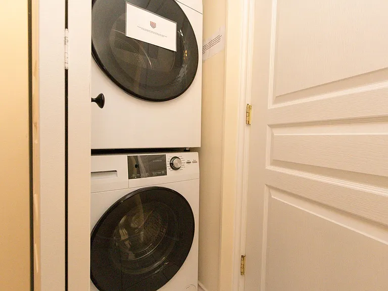 1189 Howe St #1501 — Photo 22