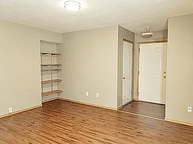 Building Photo - 3047 N Fremont Ave