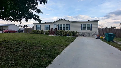 2730 SE 25th Dr Photo 1