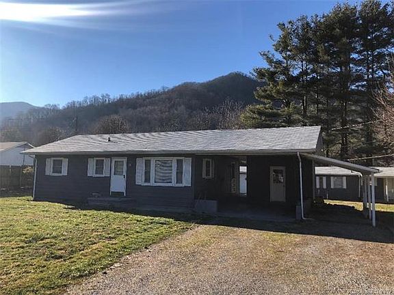 3rd image of 48 Estes Dr