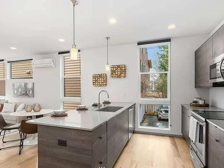 11234 Greenwood Ave N #B — Photo 4
