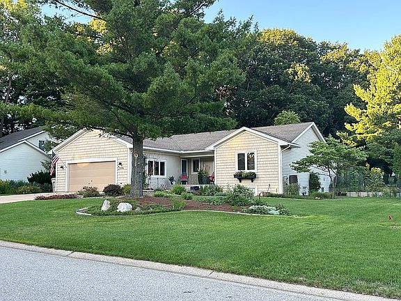 2nd image of 7376 Arbol Dr NE