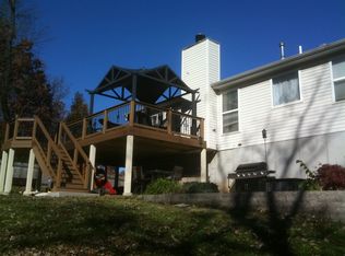 425 Keystone Dr, Fenton, MO 63026