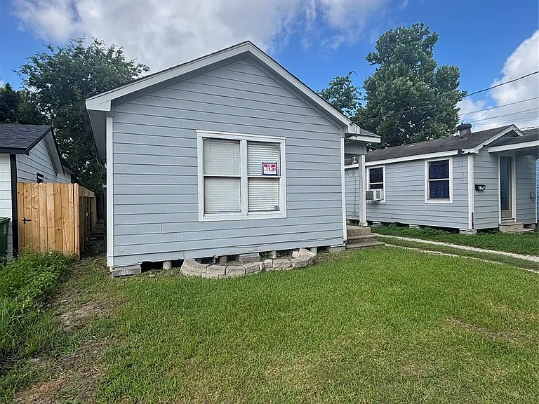 7910 Ford St — Photo 3