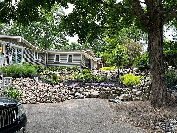 3rd image of 11911 Killarny Cir