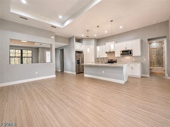 2nd image of 1012 Magnolia Ave