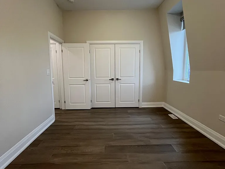 213 Osler St #2 — Photo 18