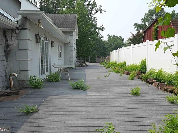 5th image of 2407 Valley Ave