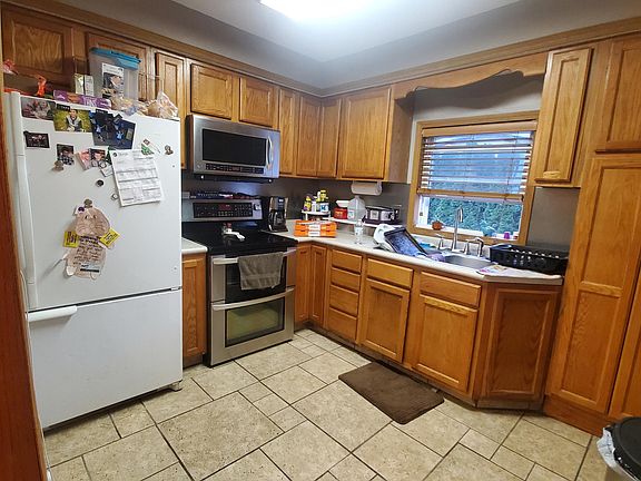 4th image of 606 Sturgis St