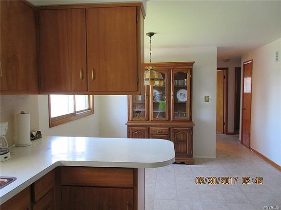 4th image of 57 Kennedy Dr
