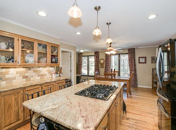 3rd image of 739 Rocky Branch Ln