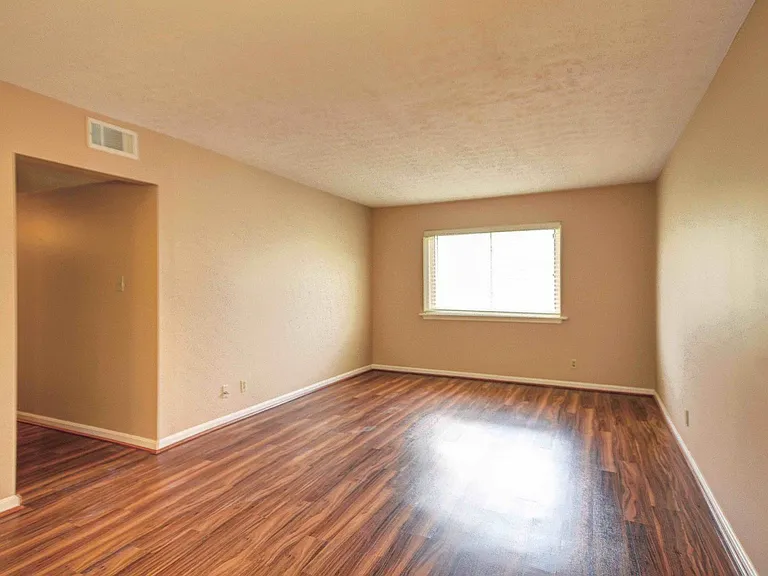 Highlands 2 bedroom apartment walking distance to Bardstown Road. — Photo 2