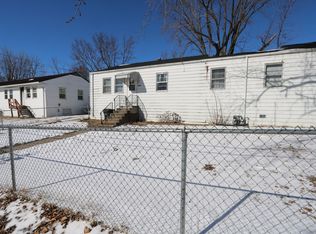 2408-2410 Flint Hills Dr, Burlington, IA 52601