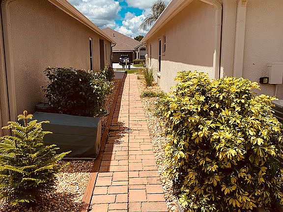 paver walk way