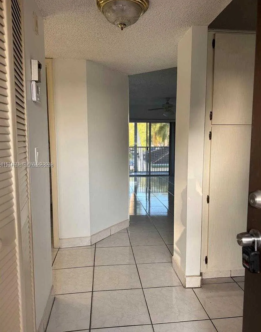 2 bed, $1,900 — Photo 4