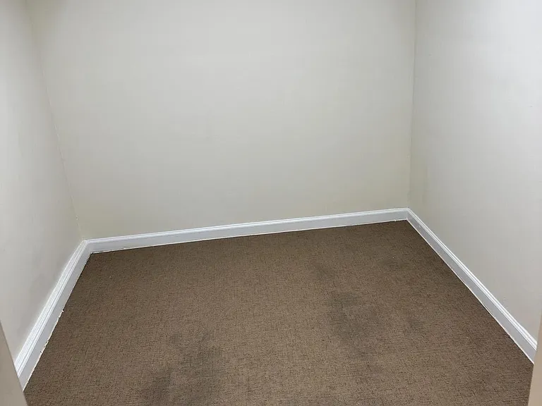 204 Livingston Ct — Photo 19