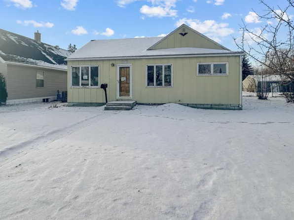 939 Duluth Ave N, Thief River Falls, MN 56701