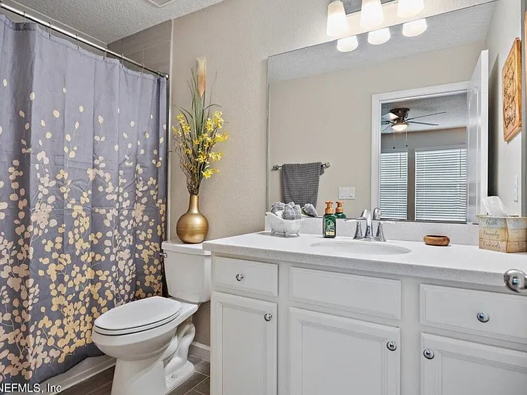 12647 Josslyn Ln — Photo 15