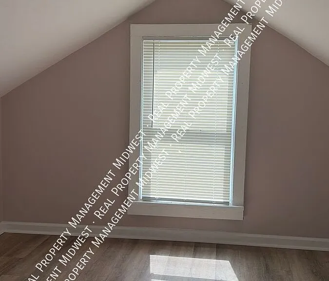 2504 Forest Home Ave — Photo 22