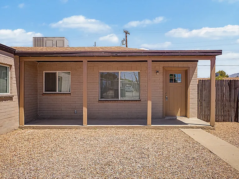 2433 E Cameron Vis — Photo 27