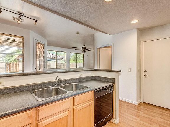 4th image of 1930 E Hayden Ln Unit 114