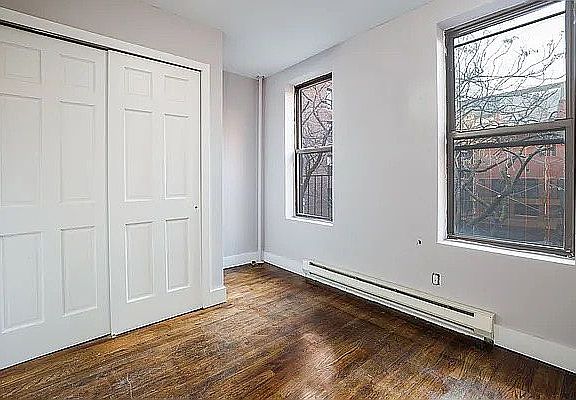4th image of 328 W 49th St APT 4RE