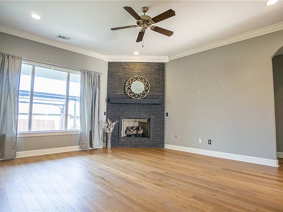 4th image of 425 N Drywood Creek Dr
