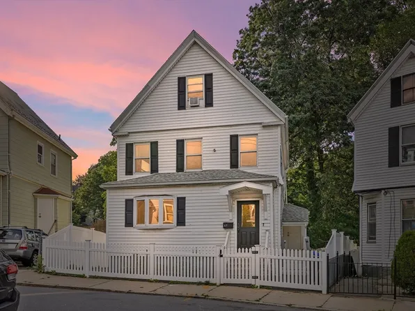 57 Round Hill St, Jamaica Plain, MA 02130