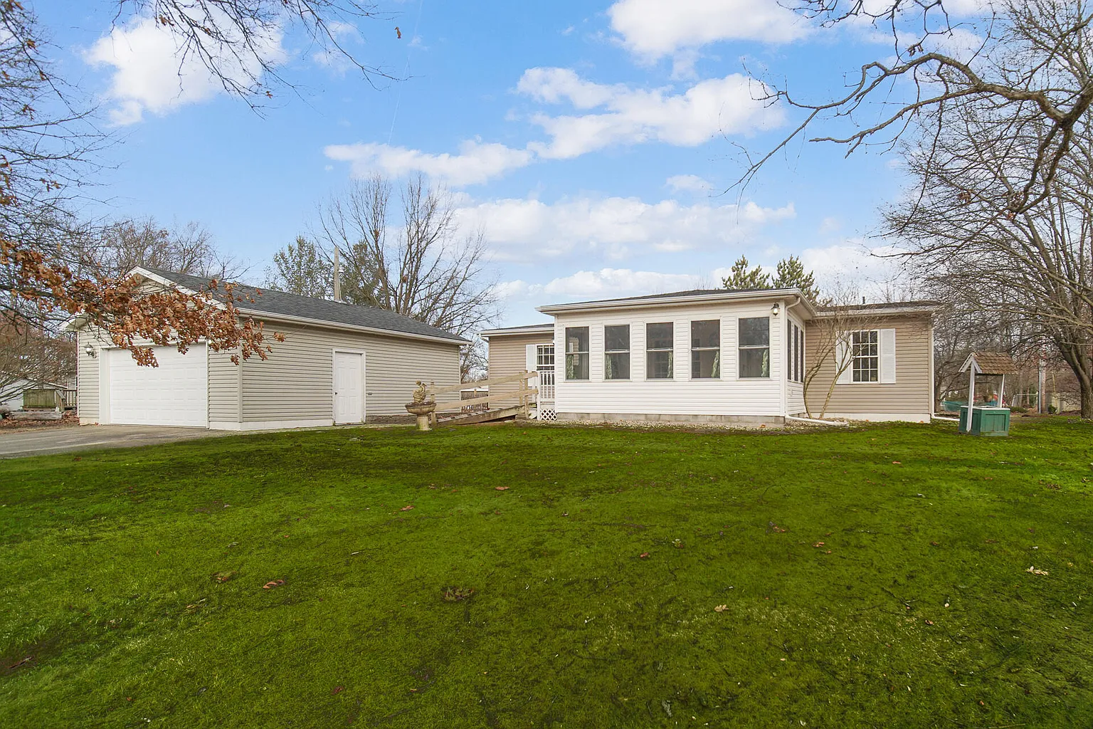 11303 N 550 E photo 1