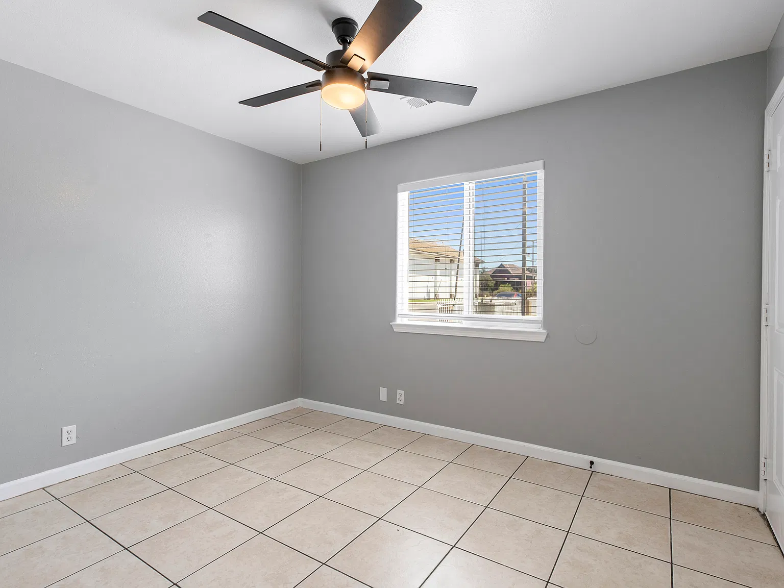 2 bed, $1,800 — Photo 3