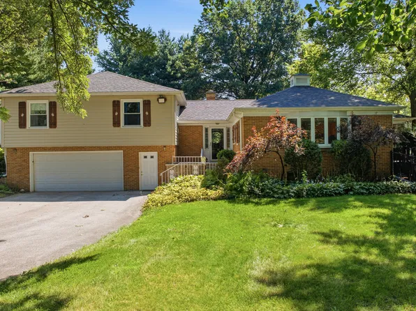 150 N Madison St, Oswego, IL 60543