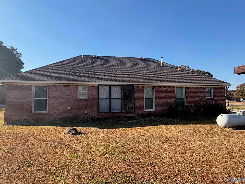 2nd image of 1055 Pleasant Hill Rd